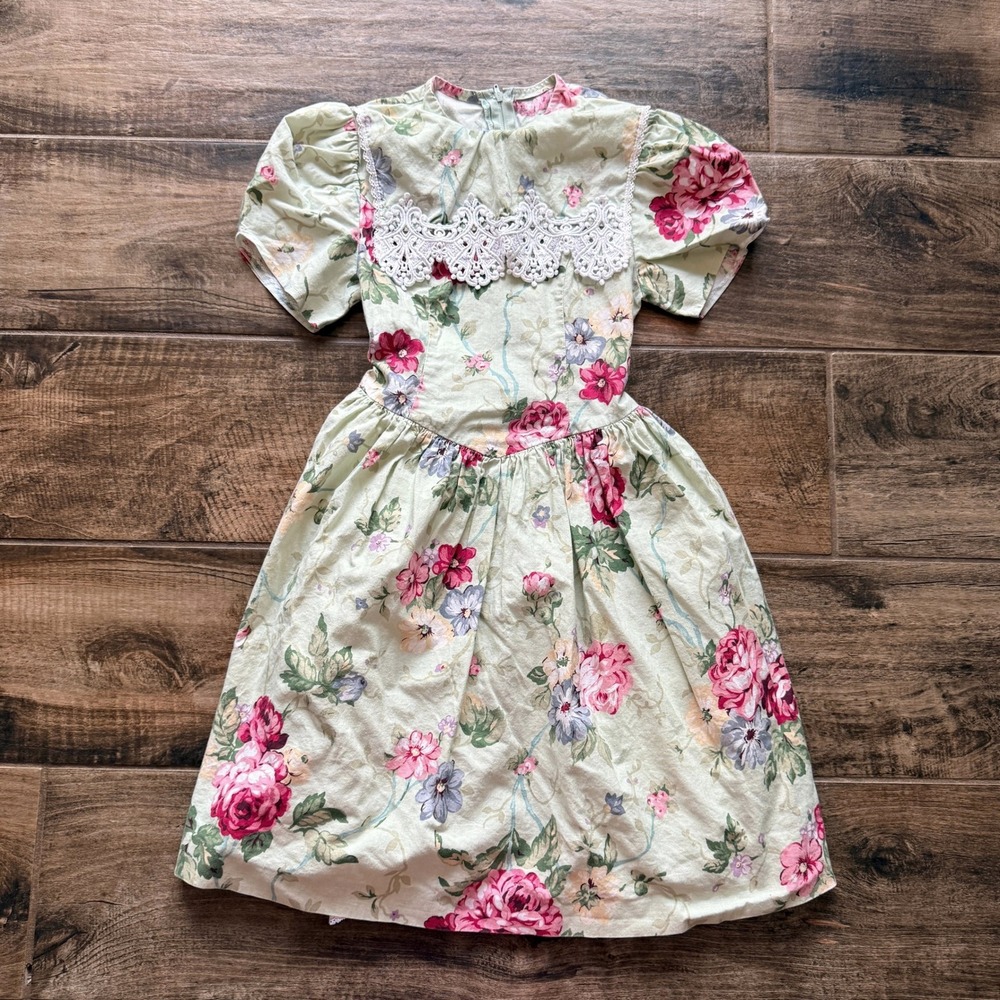 Jessica McClintock Girls Vintage 90s Romantic Floral Lace Bib Dress, Sage,S (6)